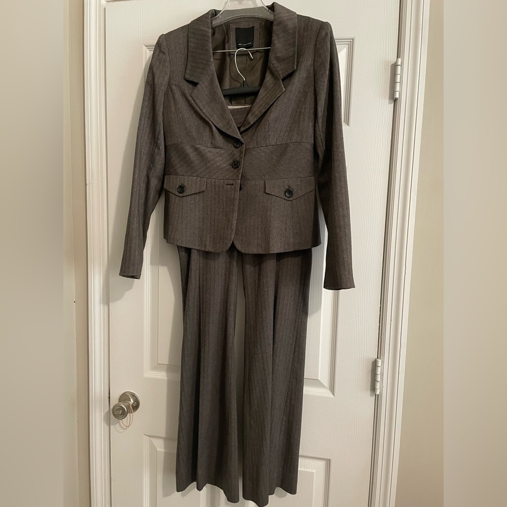 The Limited suit Sz 6